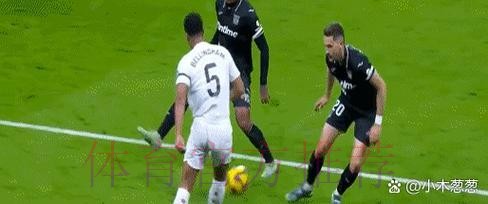 皇马队长朝裁判大喊:这是点球!我手臂差点被拽断