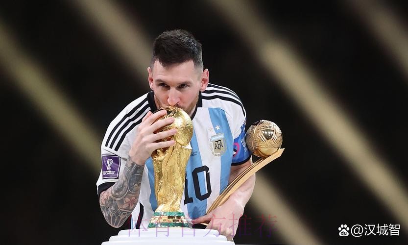 阿根廷名宿:本泽马现在强于梅西 懂球的人都明白 阿根廷名宿:本泽马现在强于梅西 懂球的人都明白